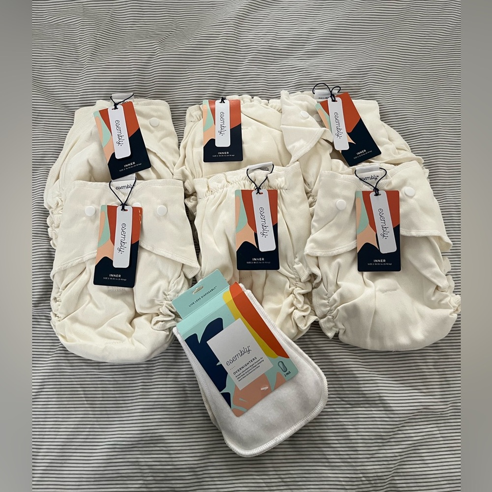 Esembly organic cloth diaper system. NWT size 2. 6 inners and 2 overnighters.